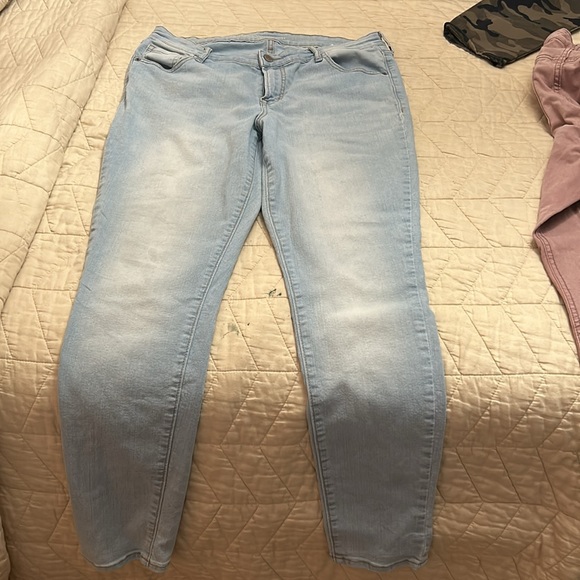 Set of old navy super skinny jeans size 14 - Picture 3 of 5